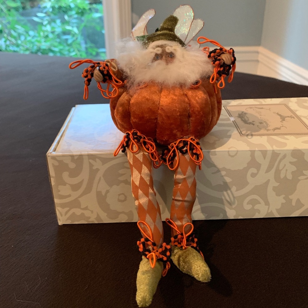 Vintage 2002 Mark Roberts 9" Pumpkin Pie Fairy
